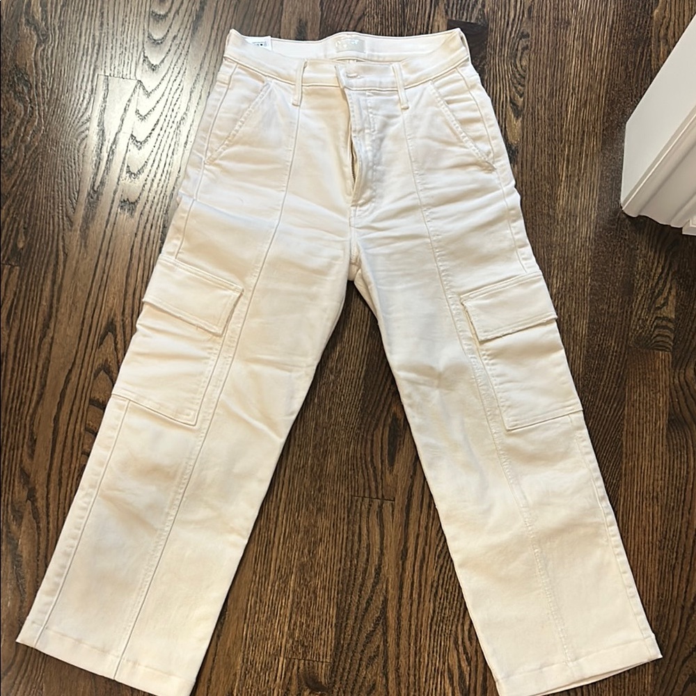 Cream color Cargo Pants cropped for petite excellent condition